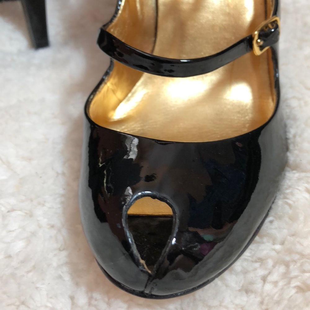 🆕 BNWT- patent leather black heels gold Buckles. - Picture 8 of 8